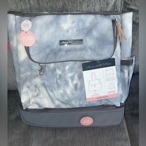 Brand new Petunia Pickle Bottom Pivot Pack